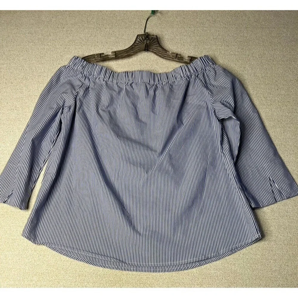 Zac‎ & Rachel Blouse Women Small Off Shoulder White Navy seersucker 3/4 Sleeve